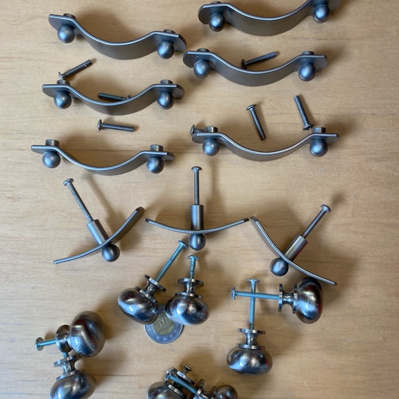 Drawer pulls - Picture 2 of 5